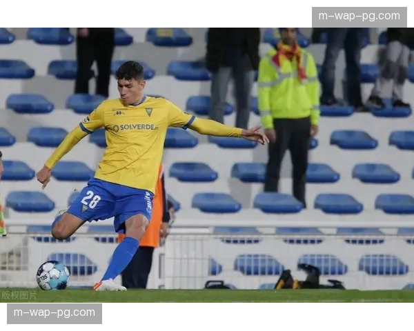 埃斯托里尔客场防守韧性不足，近五战失九球漏洞频现